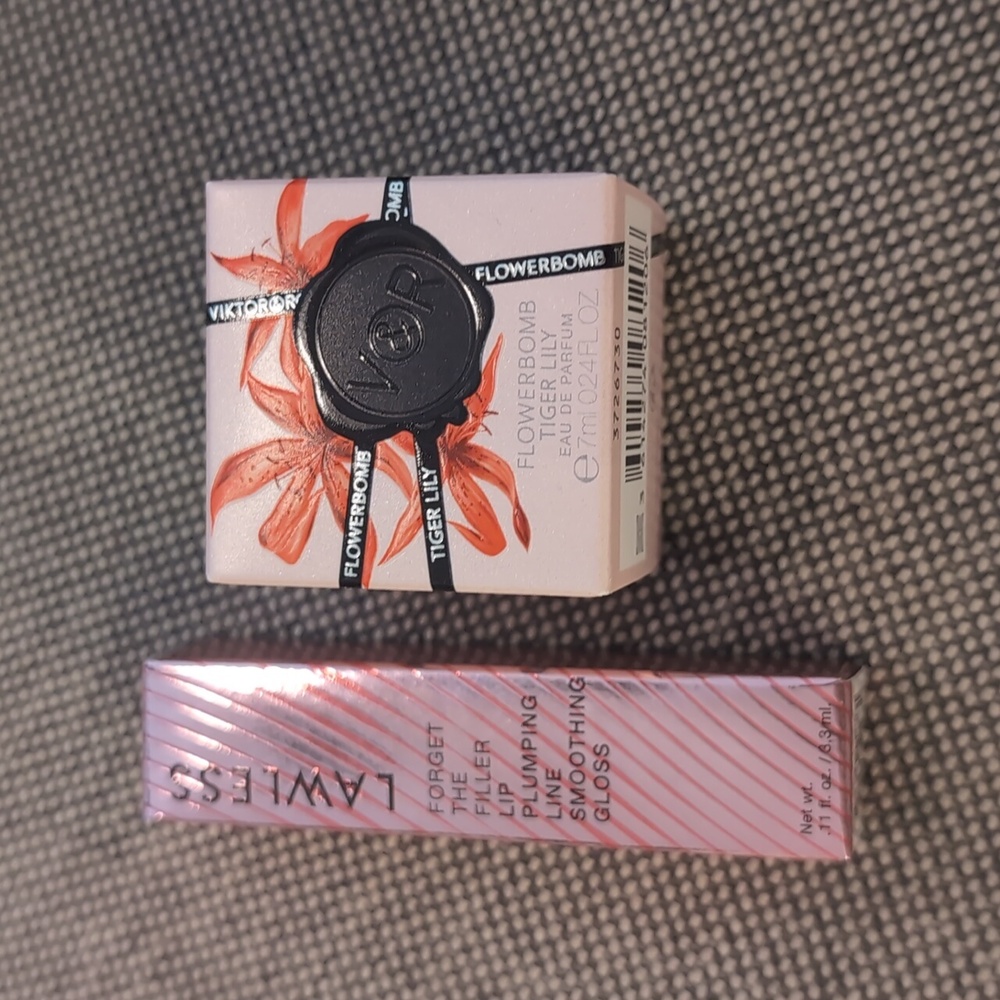 Lawless gloss and Flowerbomb Tiger Lily